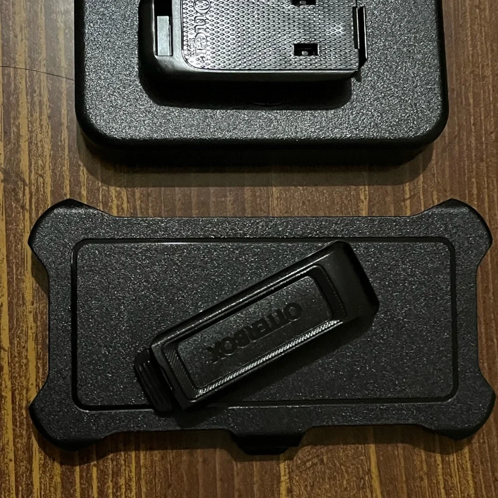 Otterbox Belt Clip (2)